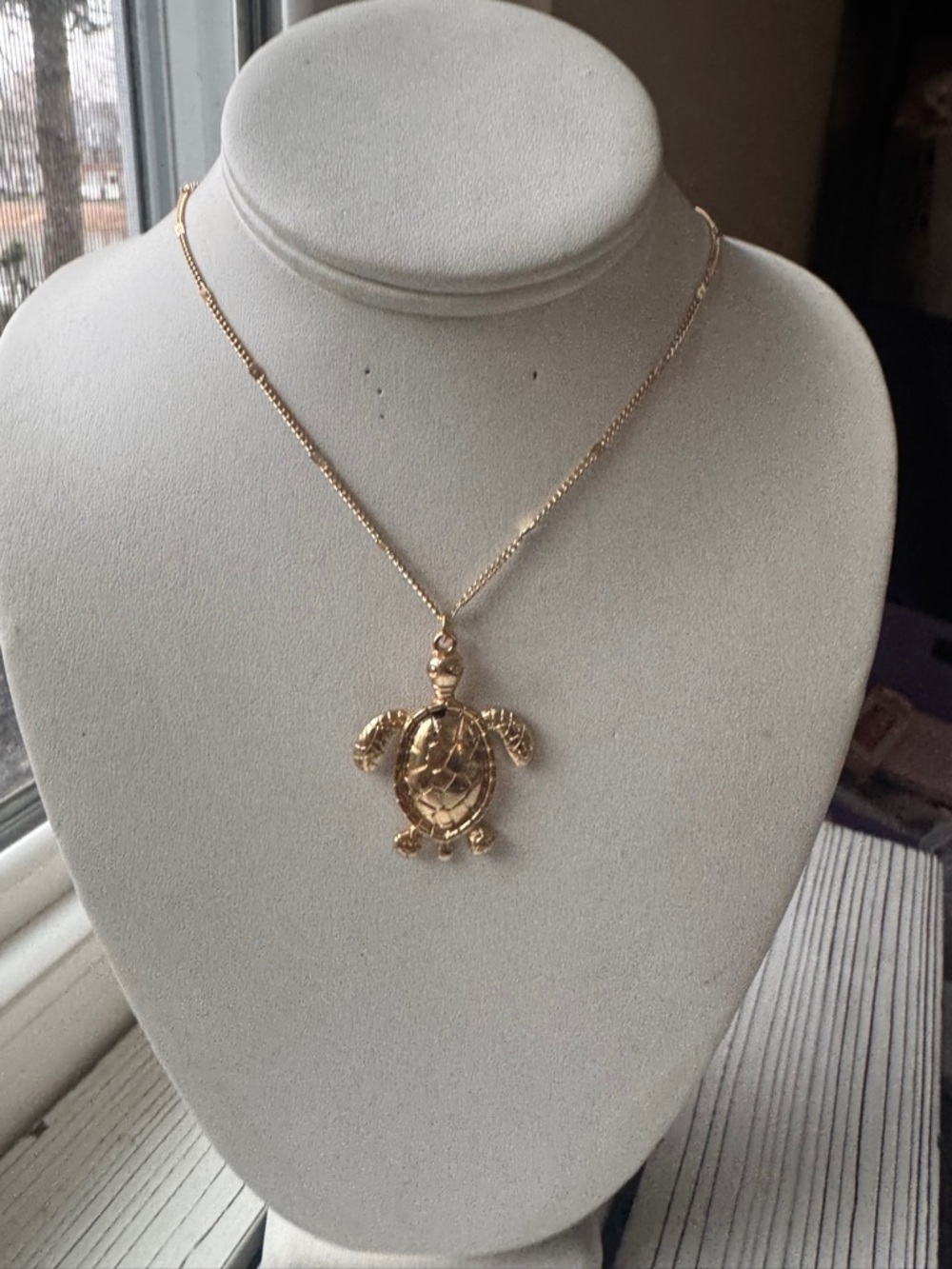 Gold Turtle Pendant Necklace - Women Jewelry - Picture 5 of 6